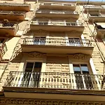 Center Two Bedrooms Apartment, In A 1870's Full Renewed Building *