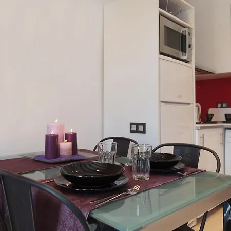 Center Two Bedrooms Apartment, In A 1870's Full Renewed Building Apartment