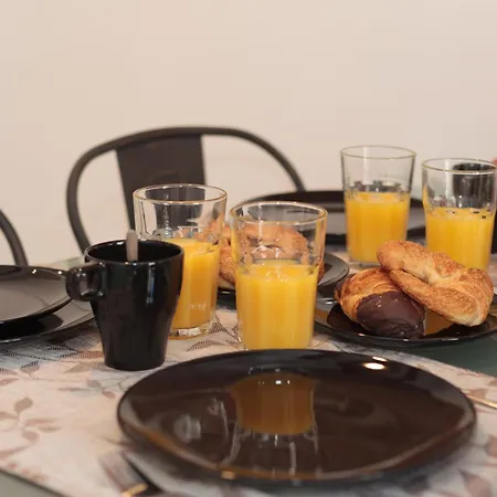 Apartment Center Two Bedrooms Apartment, In A 1870's Full Renewed Building