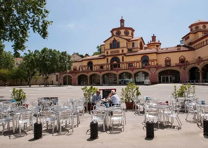 Center Two Bedrooms Apartment, In A 1870's Full Renewed Building *