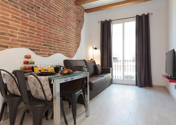 Center Two Bedrooms Apartment, In A 1870's Full Renewed Building