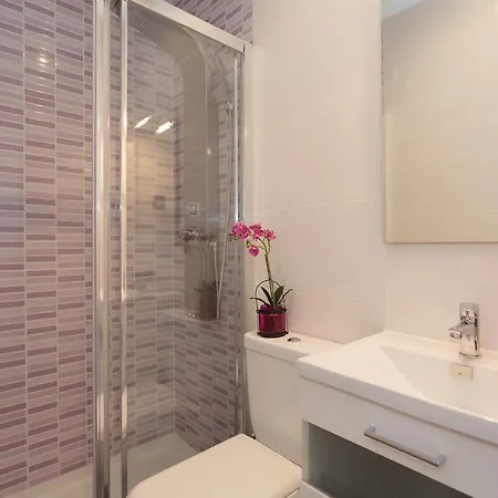 Center Two Bedrooms Apartment, In A 1870's Full Renewed Building דירה ברצלונה